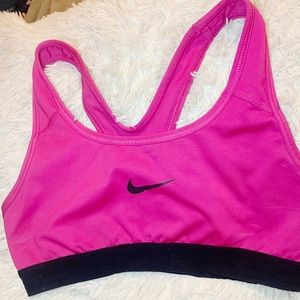 Women’s Nike Dri-fit sports bra